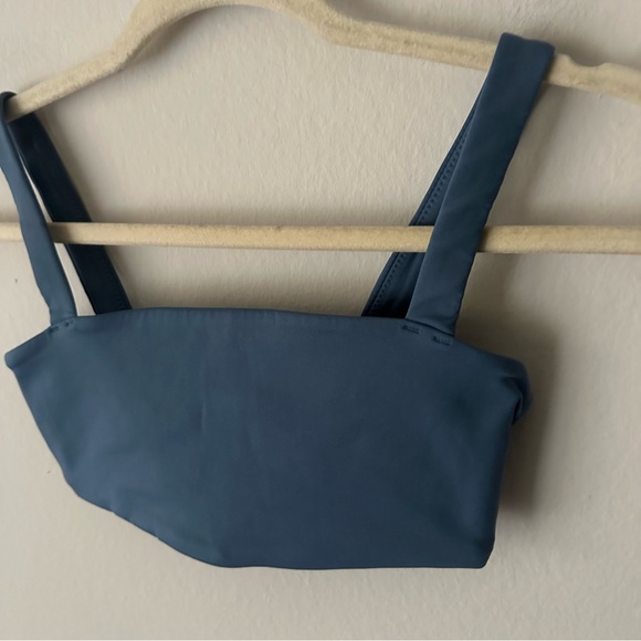 Vuori Evolve Square Neck Bra Women's Uplift Bra in Pool Blue - Picture 5 of 11